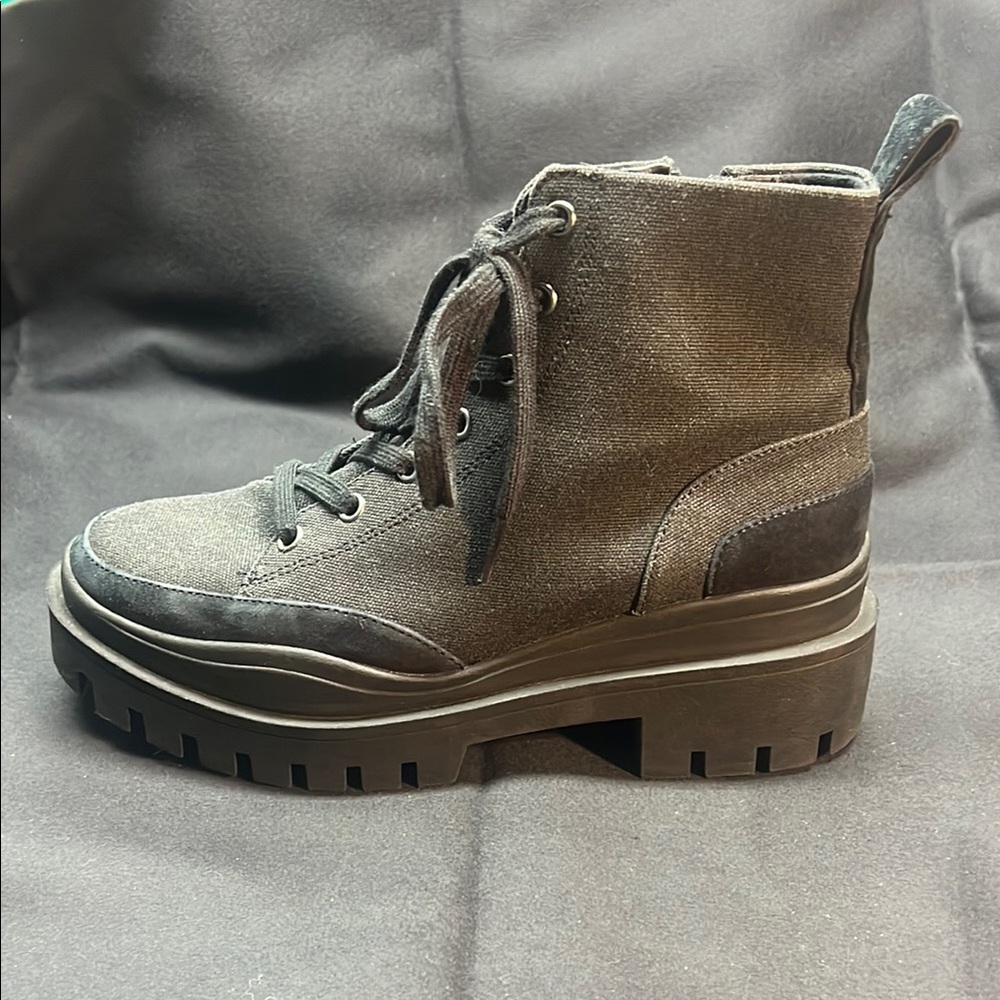 Waterproof high top shoes - Picture 3 of 12